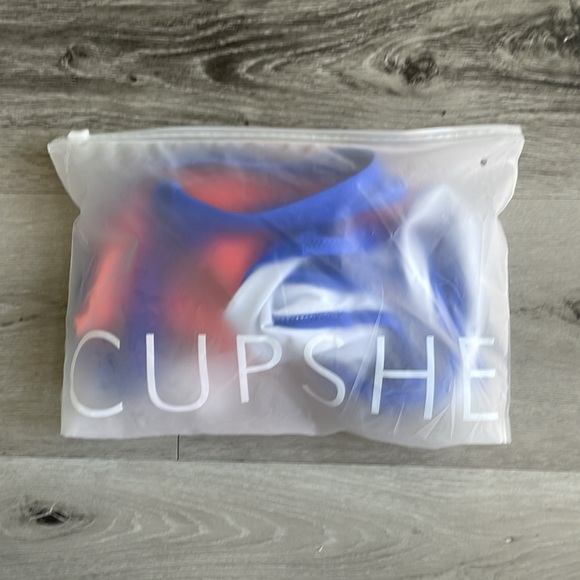 Bikini - Picture 3 of 3